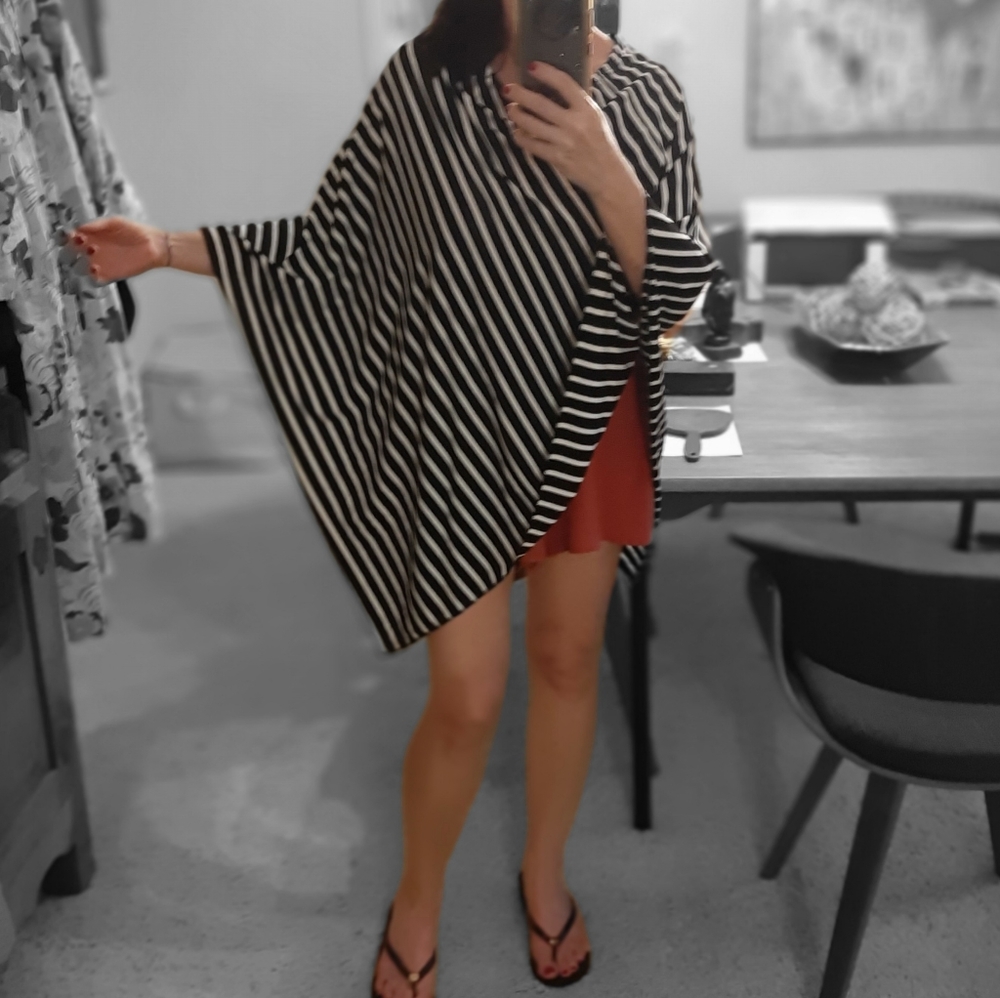 Poncho - Picture 6 of 7